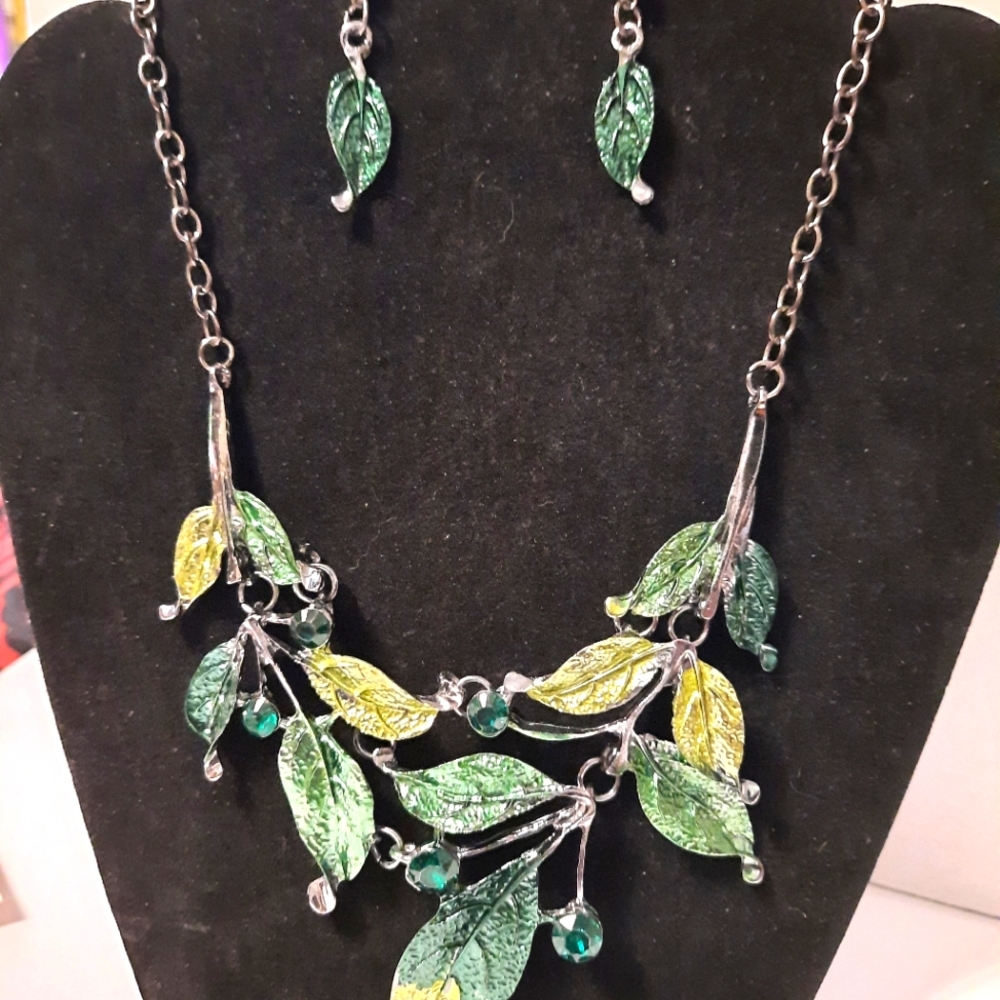 Betsey Johnson Rhinestone Leaf Necklace Earrings Set